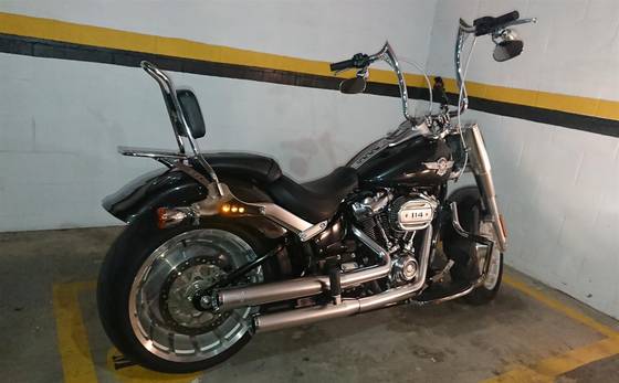 HARLEY-DAVIDSON SOFTAIL FAT BOY 114 